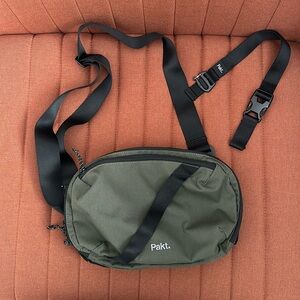 Pakt Everyday 5L sling bag